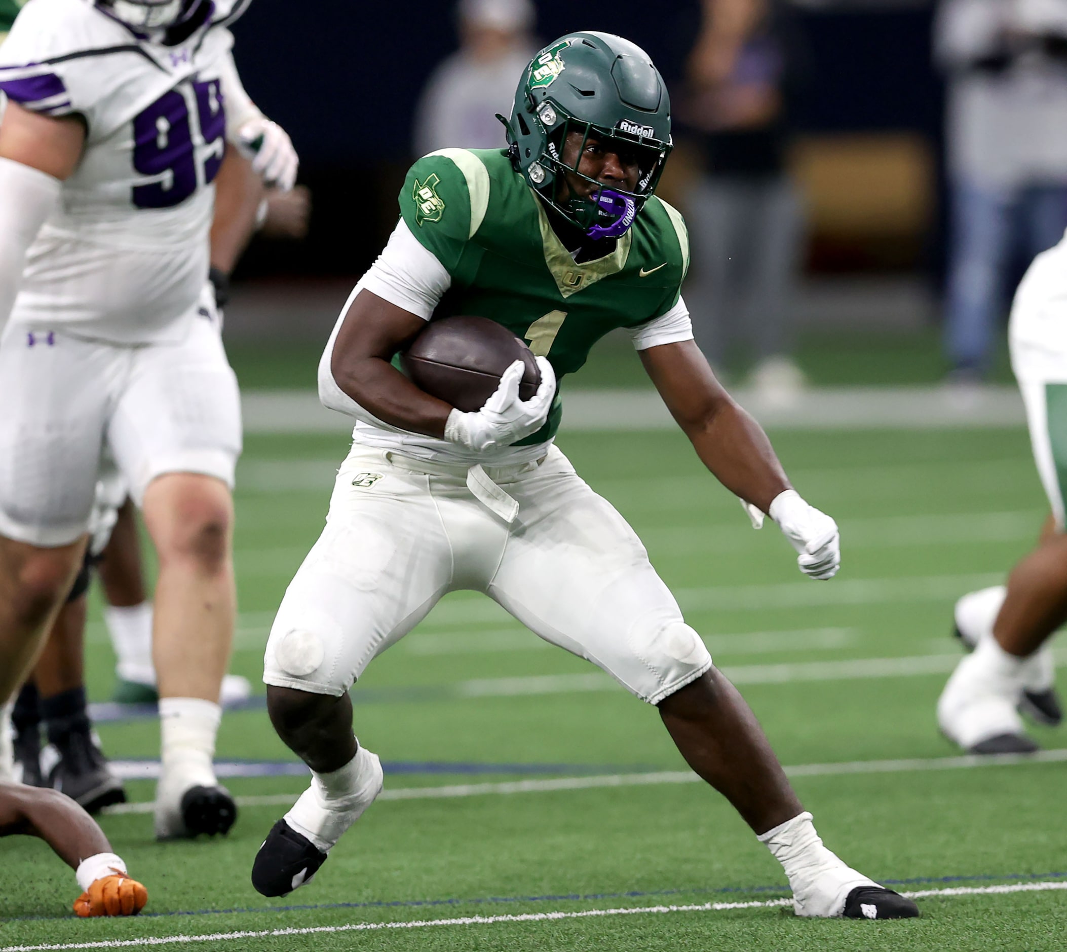 DeSoto running back Deondrae Riden Jr finds a big hole to run against Willis during the...