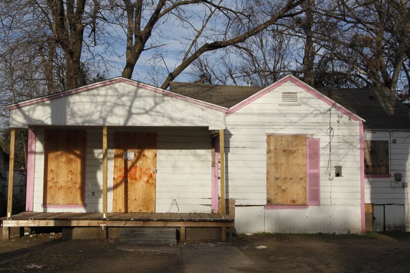  An abandoned home in part of the Frazier Court Neighborhood. Michael Ainsworth/The Dallas...