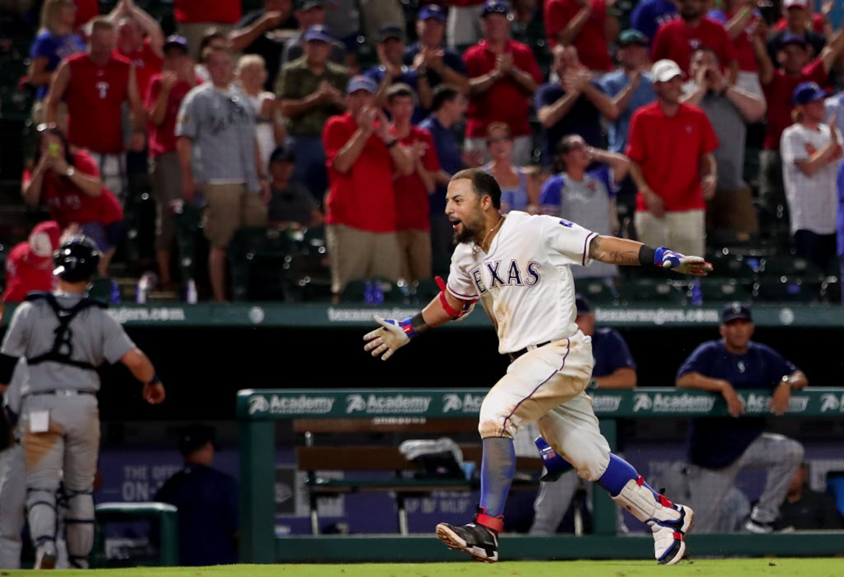 Adrian Beltre crushes walk-off home run in 10th 