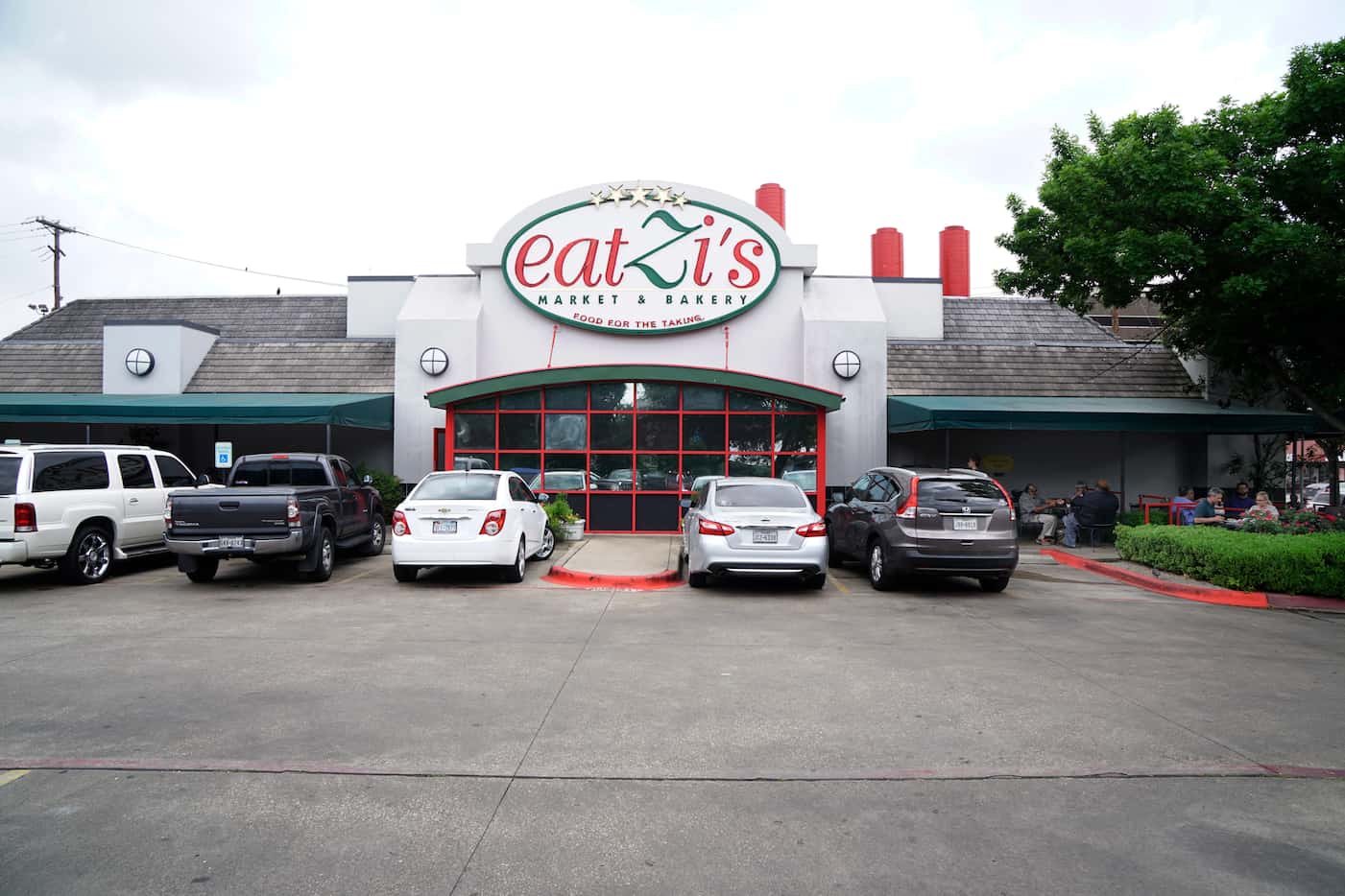 The apartments would be built next door to the Eatzi's on Oak Lawn in Dallas.