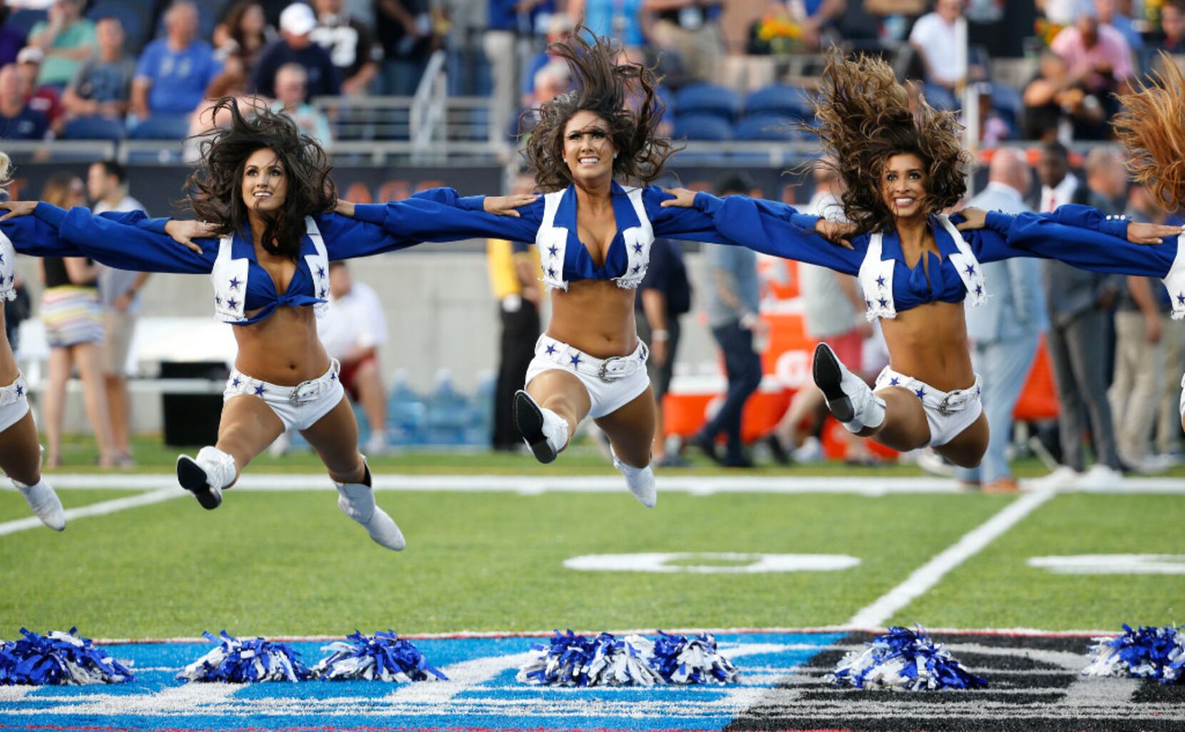 NFL cheerleaders scoring victories in labor lawsuits