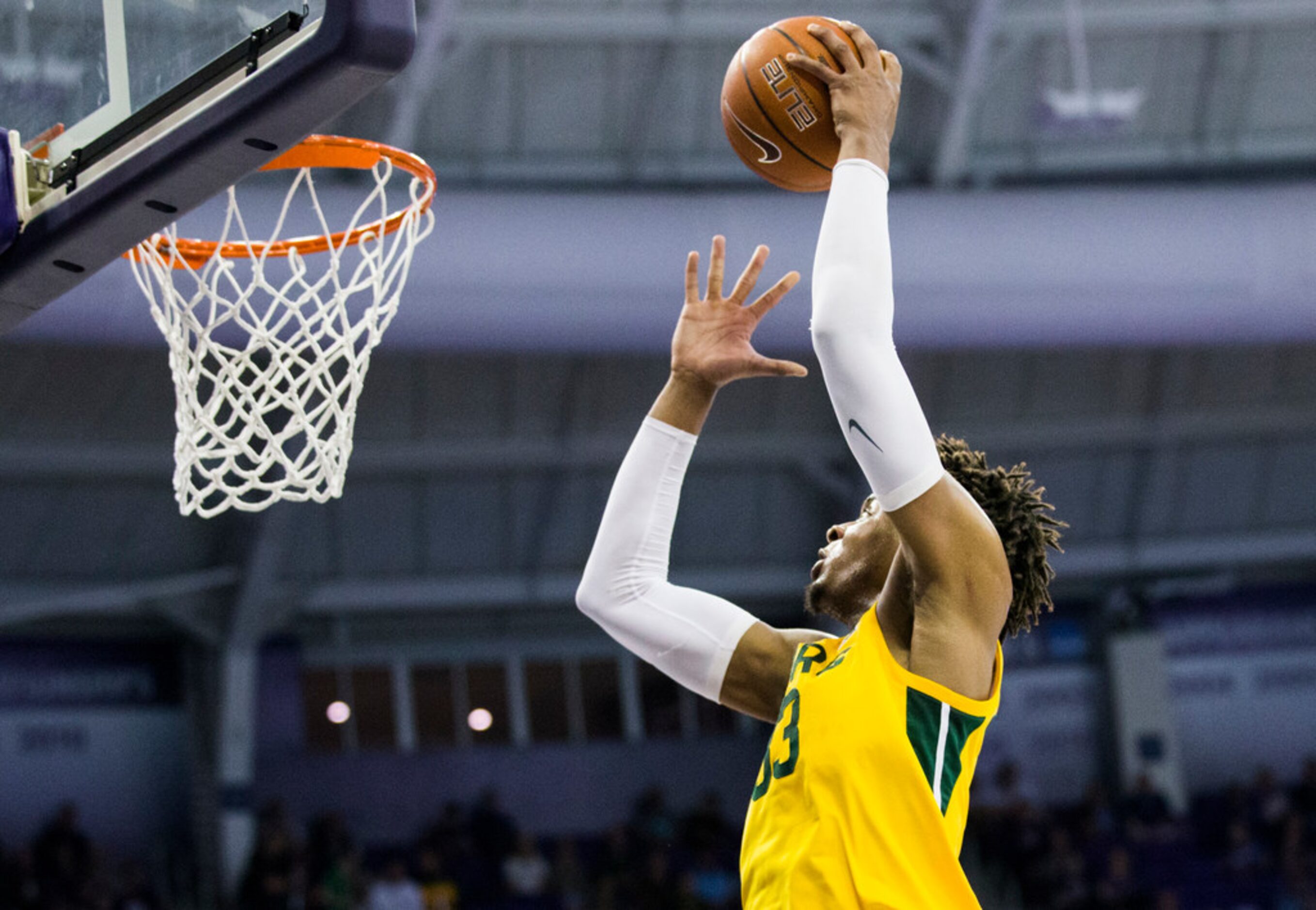 Baylor Bears forward Freddie Gillespie (33) dunks the ball during the first half of an NCAA...