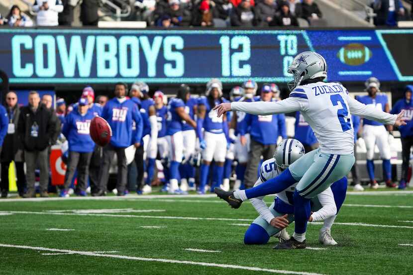 Dallas Cowboys kicker Greg Zuerlein (2) kicks a 27-yard field goal on the final play of the...