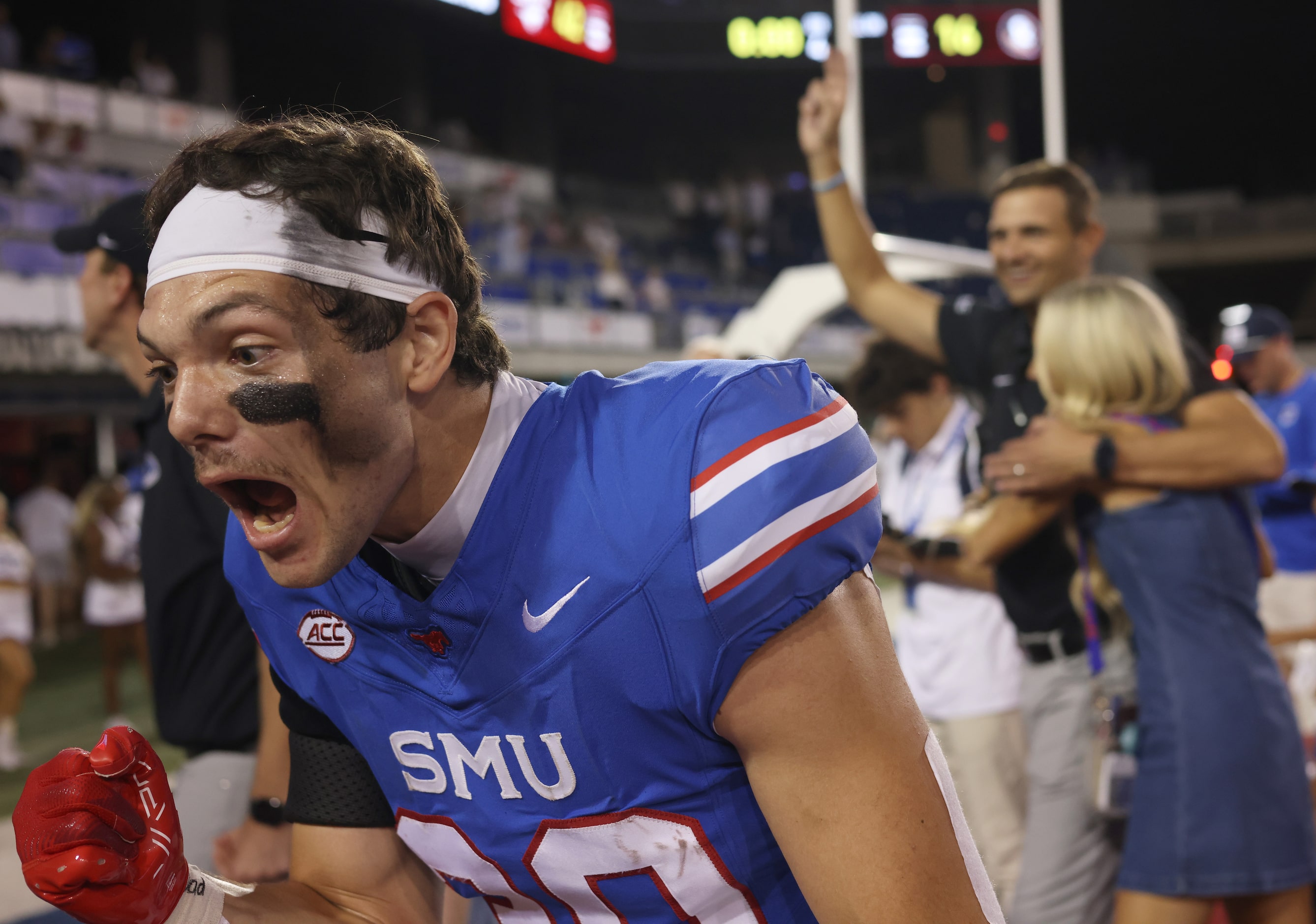 SMU Mustangs receiver Carter Campbell (30) lets out a yell after the Mustangs defeated...