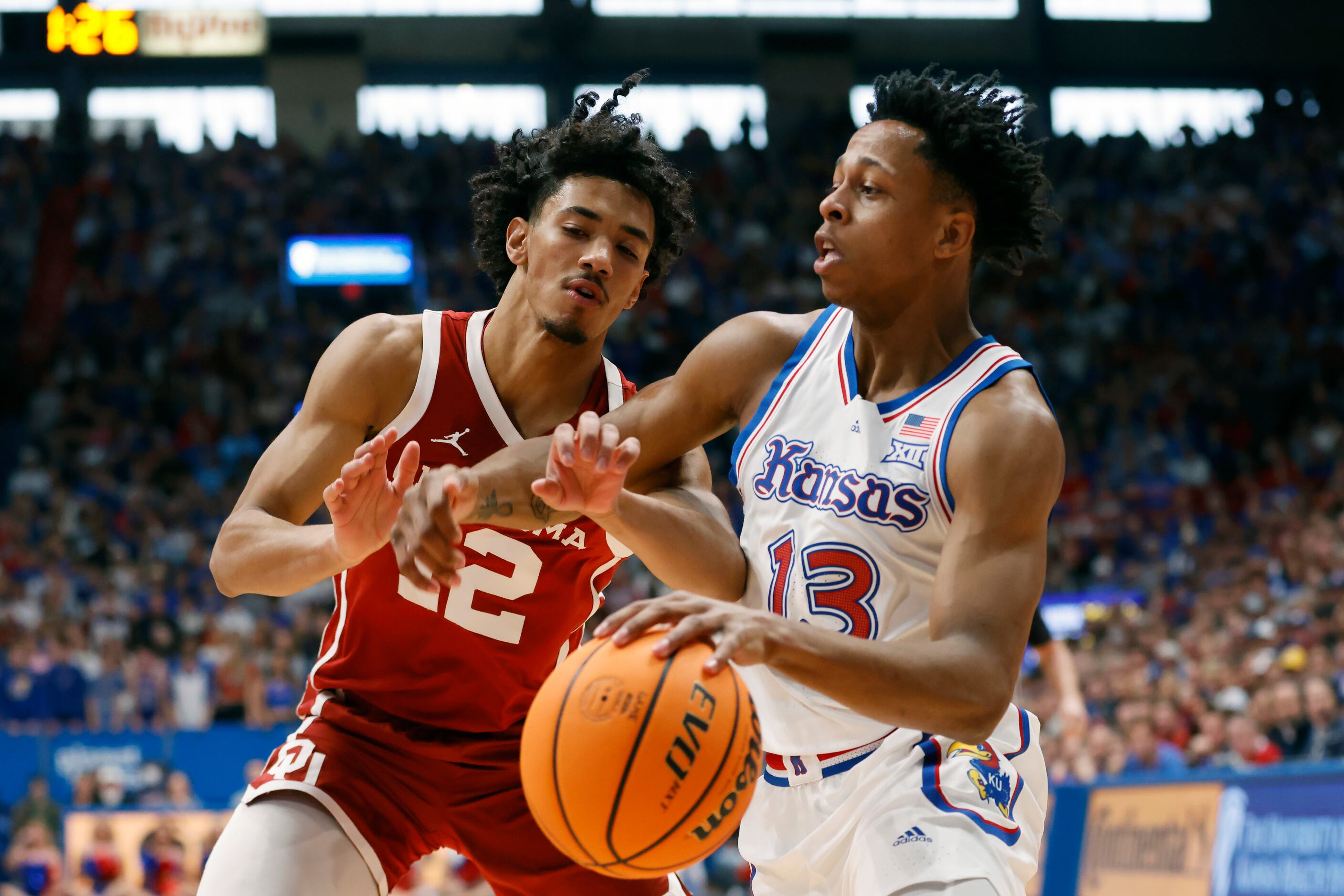 Dickinson has 24 points, 14 rebounds as No. 3 Kansas beats No. 9 Oklahoma  78-66