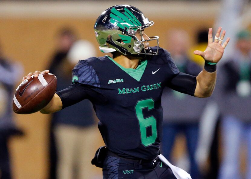 North Texas Mean Green quarterback Mason Fine (6) throws a second quarter pass during the...