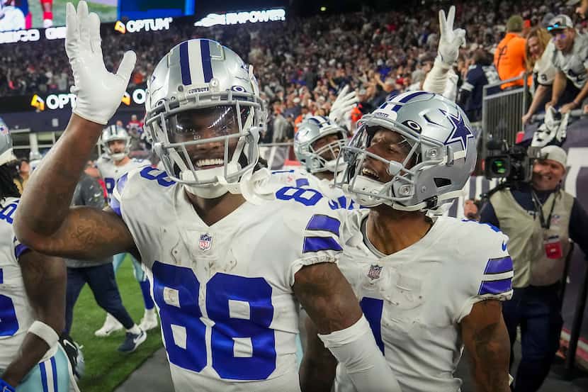 Dallas Cowboys wide receiver CeeDee Lamb (88) waves goodbye to the crowd as he celebrates...
