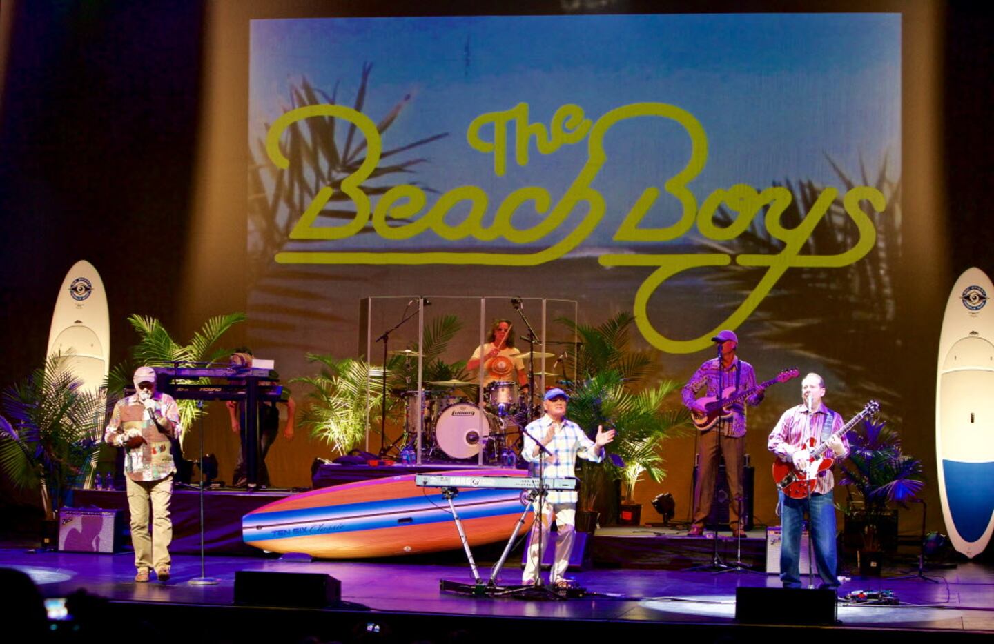 Mike Love, left, and Alan Jardine, on the keyboard, of The Beach Boys perform at Verizon...