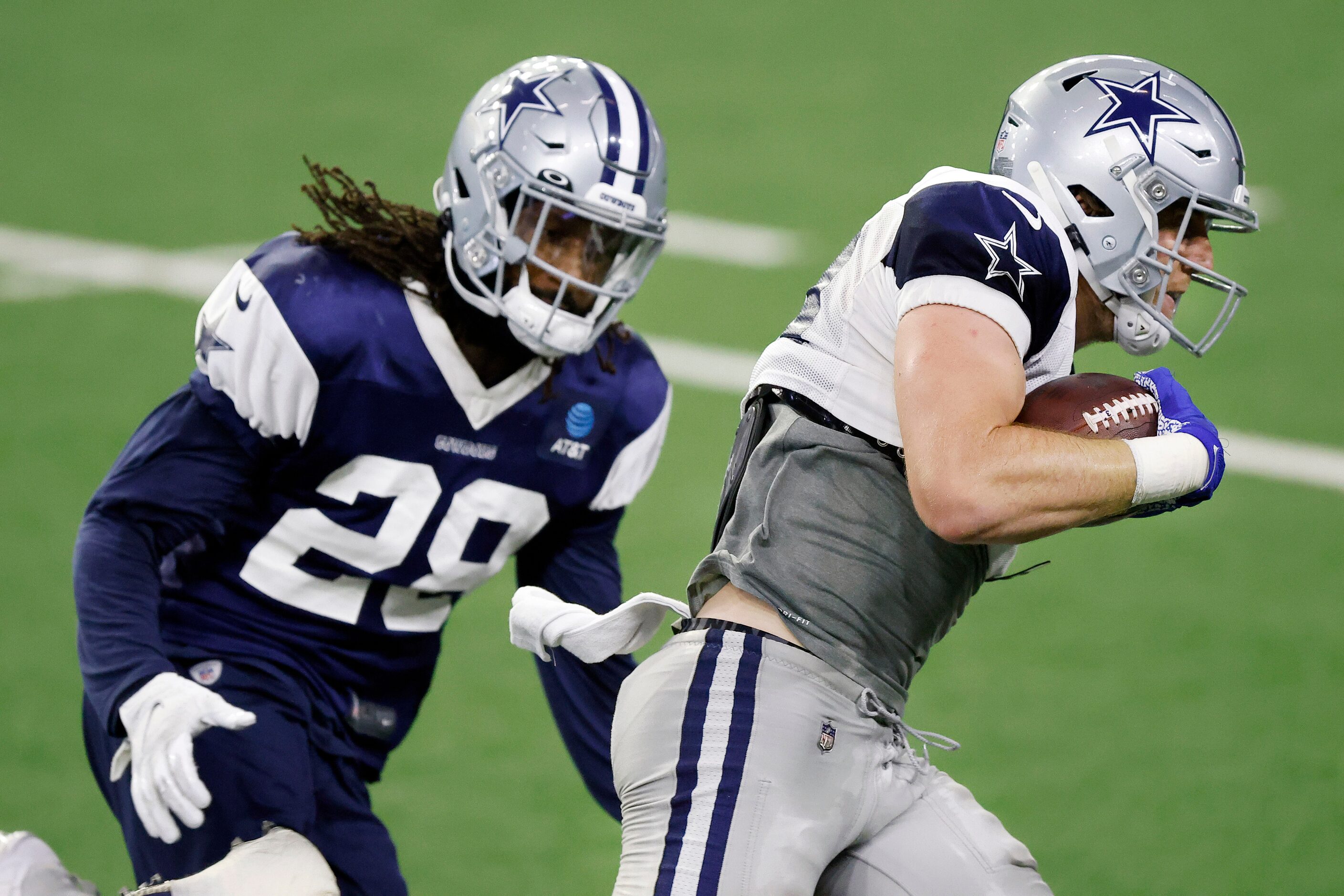 Dallas Cowboys tight end Dalton Schultz (86) turns up field after catching a Dak Prescott...