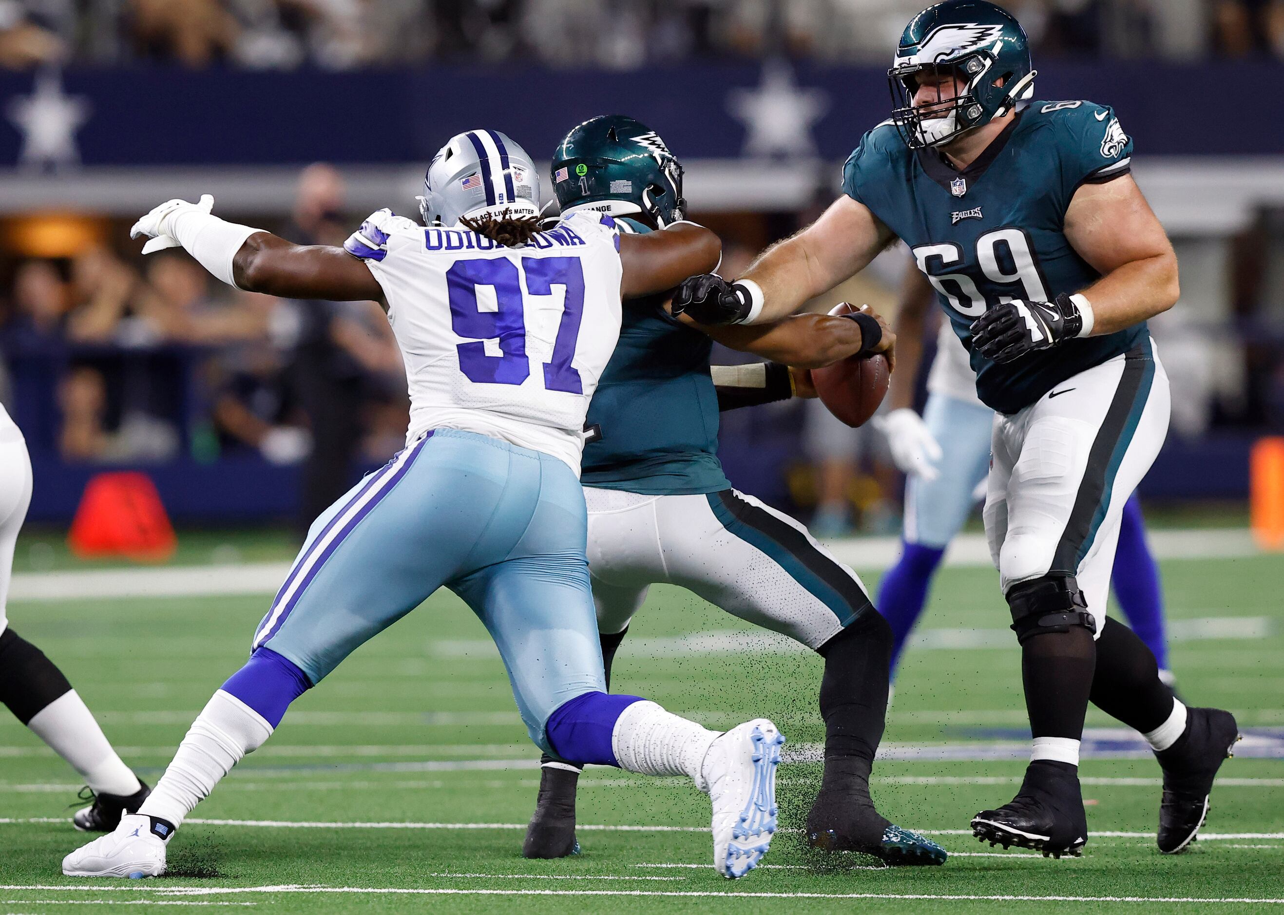 Arlington, United States. 24th Dec, 2022. Dallas Cowboys CeeDee Lamb makes  a 36-yard touchdown catch against the Philadelphia Eagles during their NFL  game at AT&T Stadium in Arlington, Texas on Saturday, December