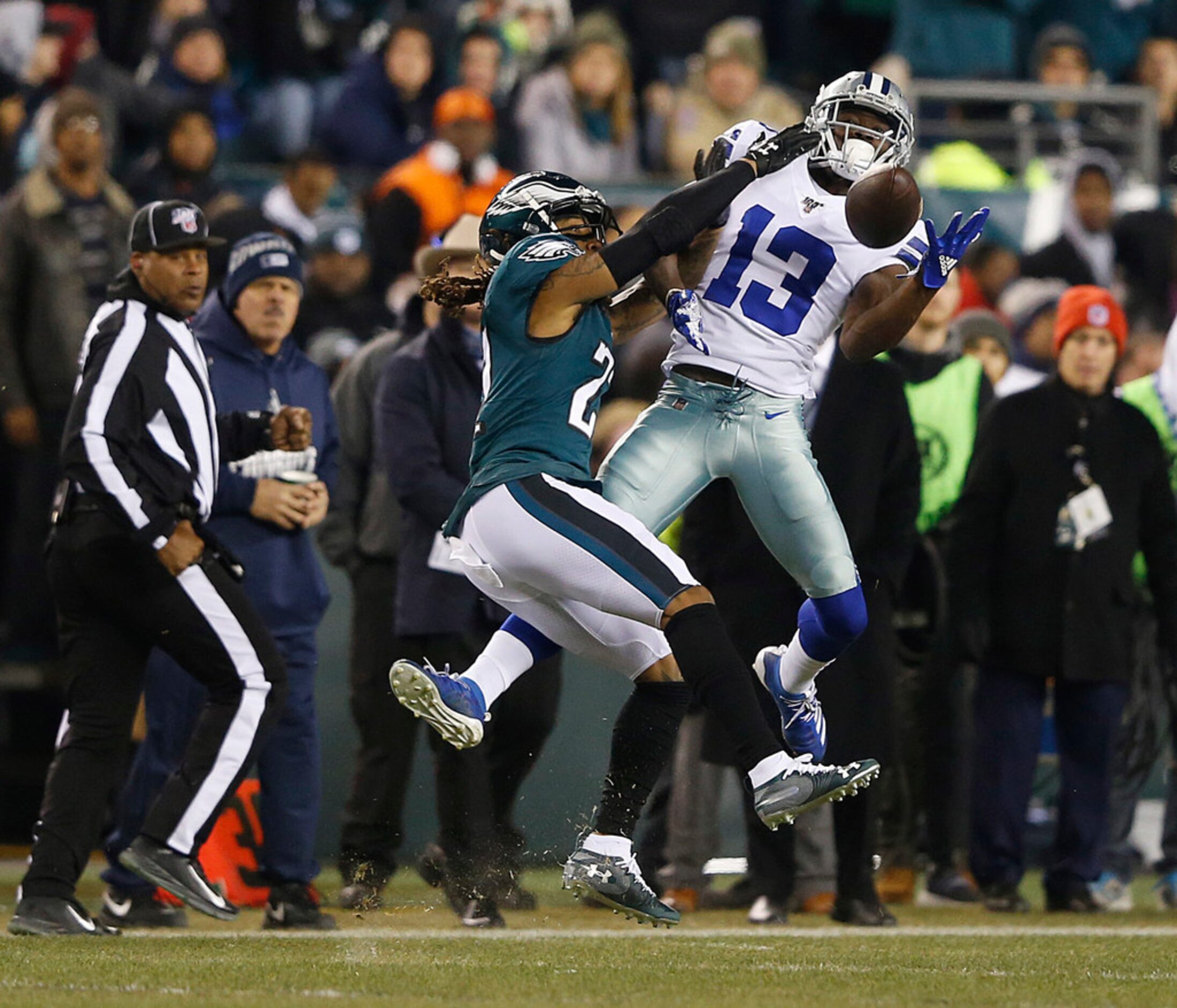 Dallas Cowboys wide receiver Michael Gallup (13) catches a pass in front of Philadelphia...