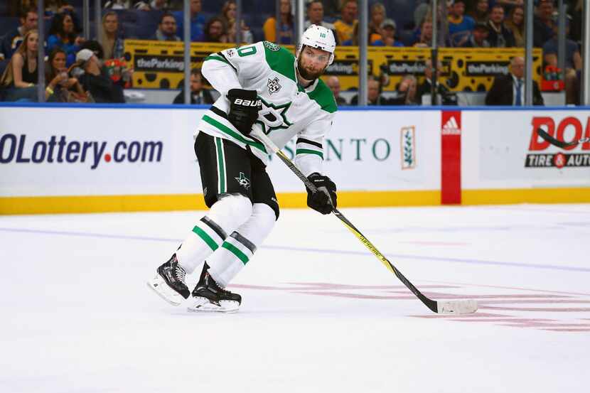 ST. LOUIS, MO - OCTOBER 7: Martin Hanzal #10 of the Dallas Stars in action against the St....