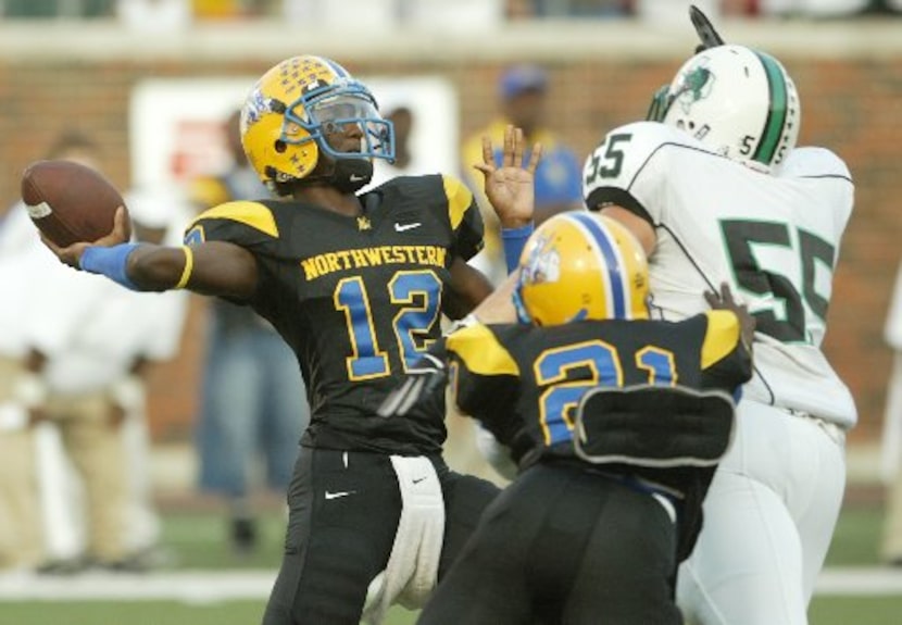 ORG XMIT: *S0421030215* Miami Northwestern's Jacory Harris (12) throws for yardage against...