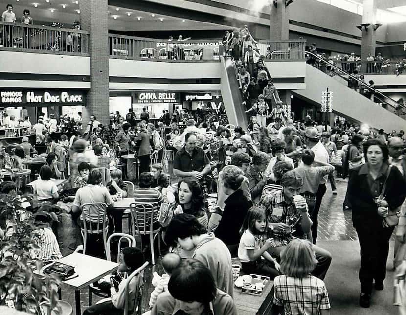  Shoppers packed Valley View Center the day after Thanksgiving in 1978 to mark the beginning...