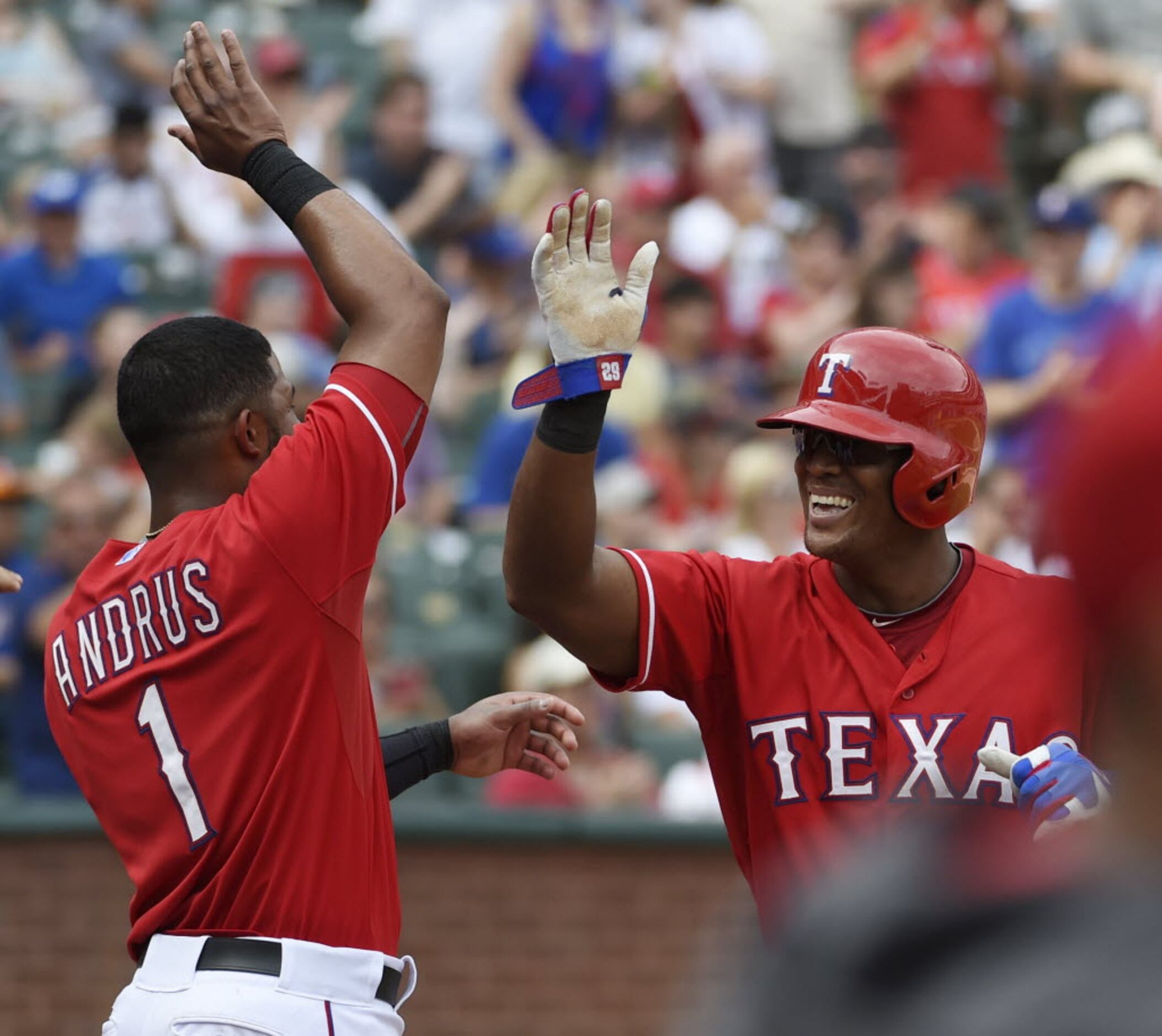 Former Twin Nelson Cruz tries out front-office duties as Dominican