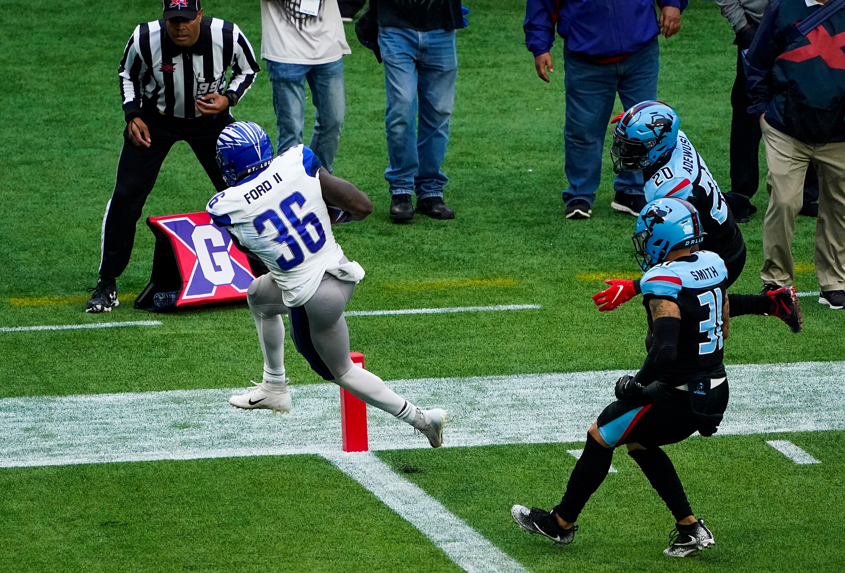 St. Louis Battlehawks running back Keith Ford (36) scores on a 16-yard touchdown run past...