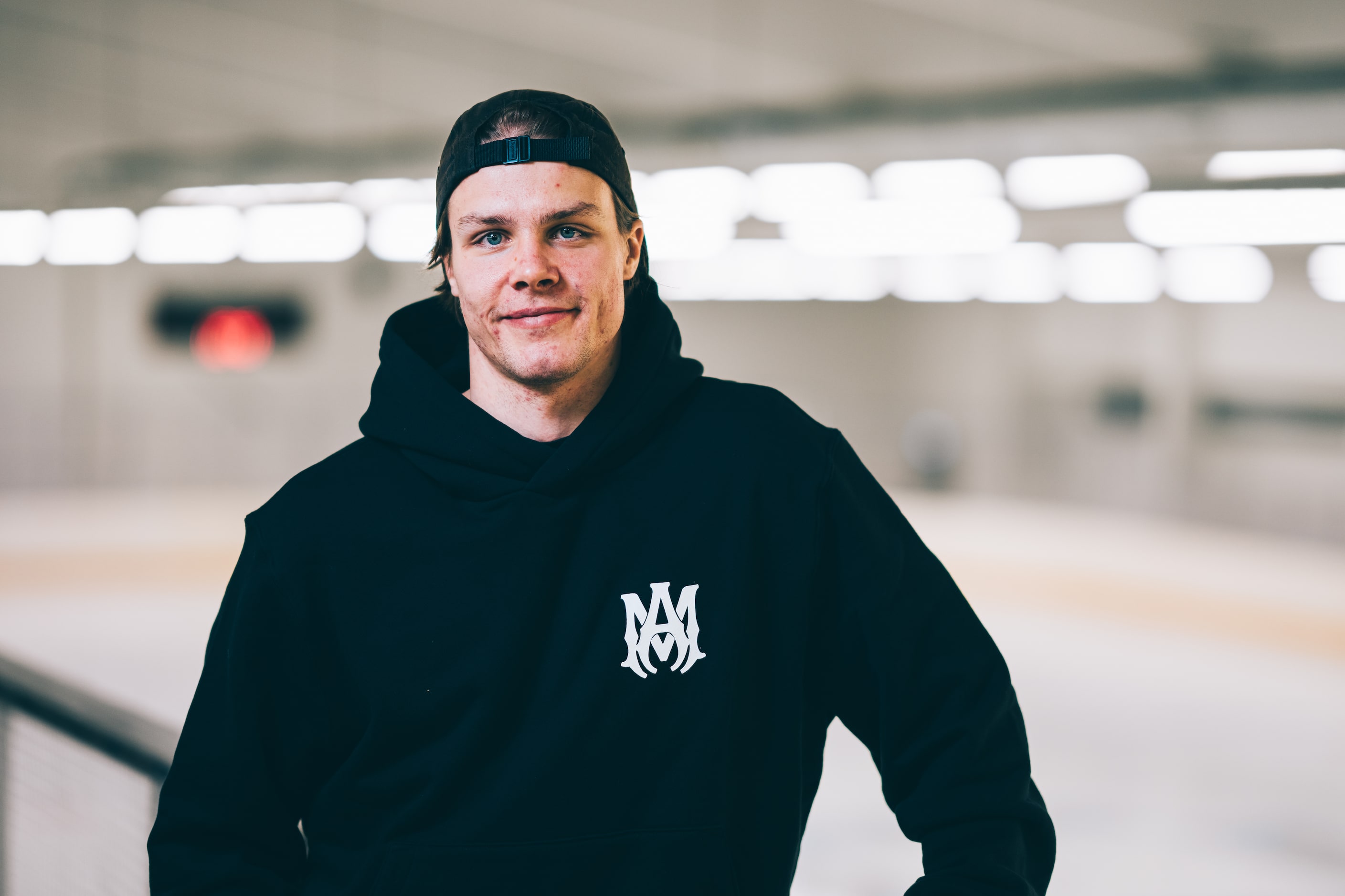 Dallas Stars defenceman Miro Heiskanen poses in Matinkylä Ilmatar Arena at 29th October 2024.