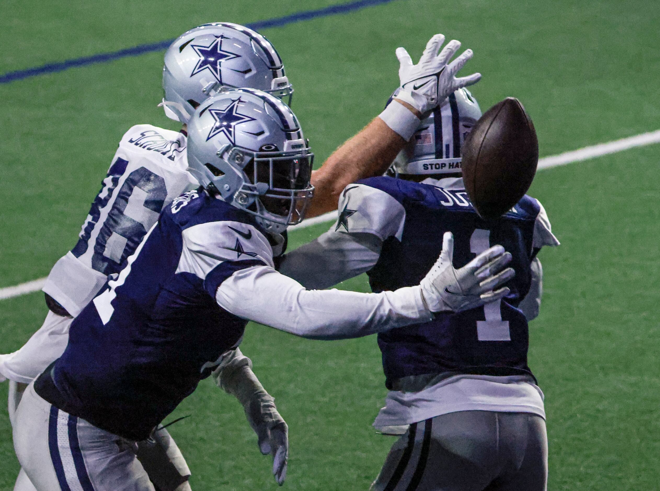 Dallas Cowboys tight end Dalton Schultz (86) and Dallas Cowboys linebacker Micah Parsons...