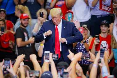 El presidente Donald Trump durante un acto político de campaña electoral en Cincinnati....