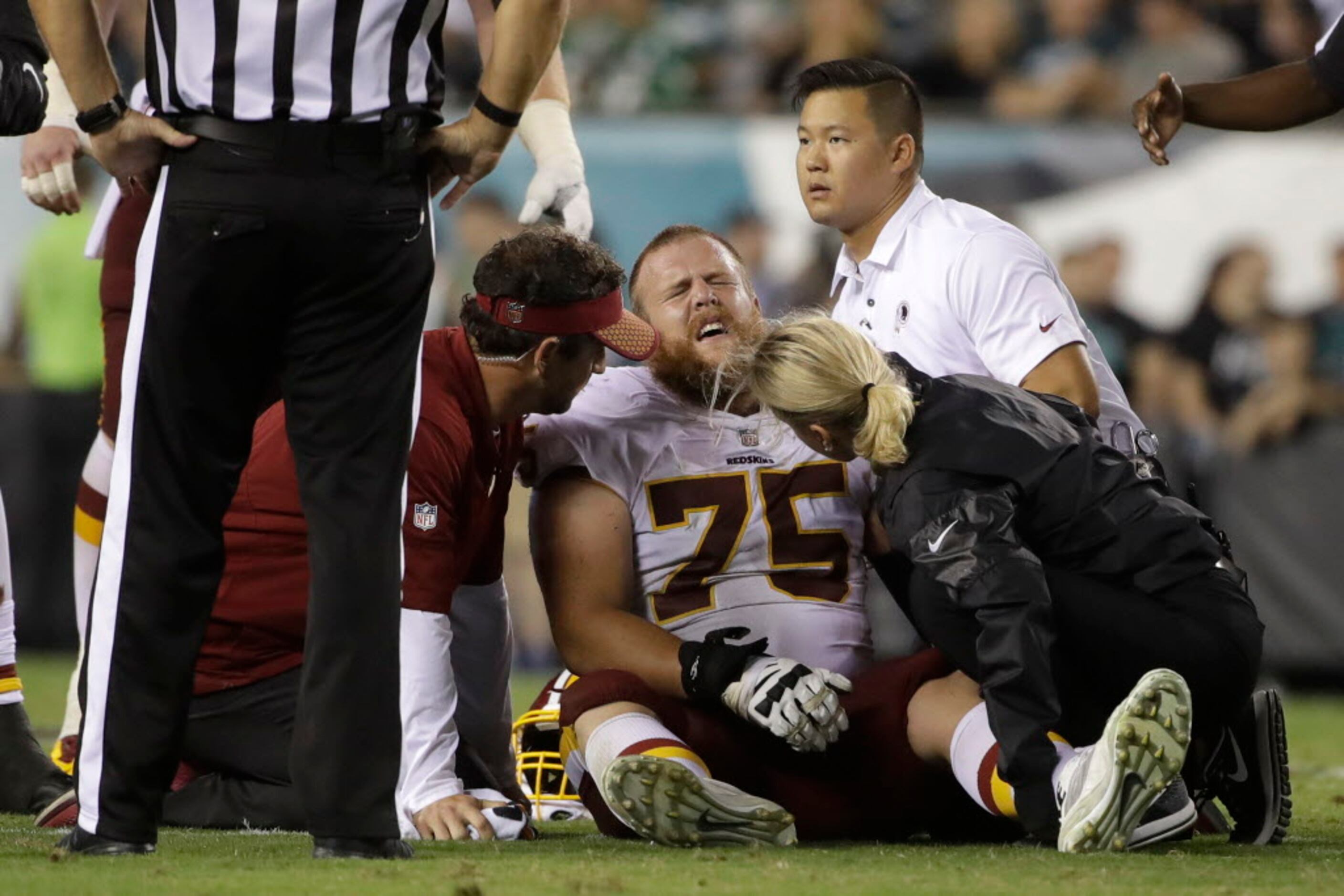 Kirk Cousins lines up under right guard on pivotal fourth down