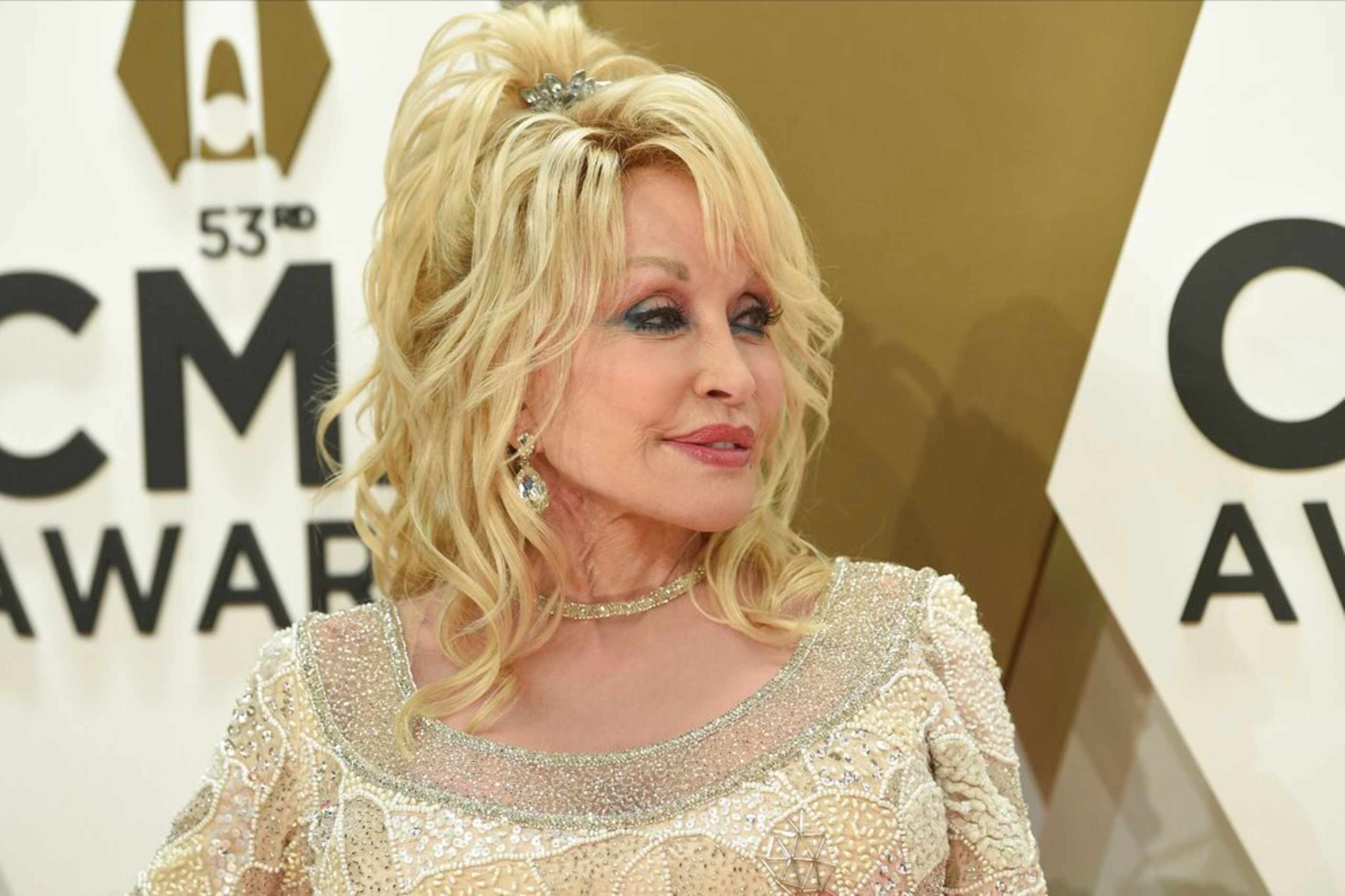 Dolly Parton quiere posar desnuda para Playboy a sus 75 años