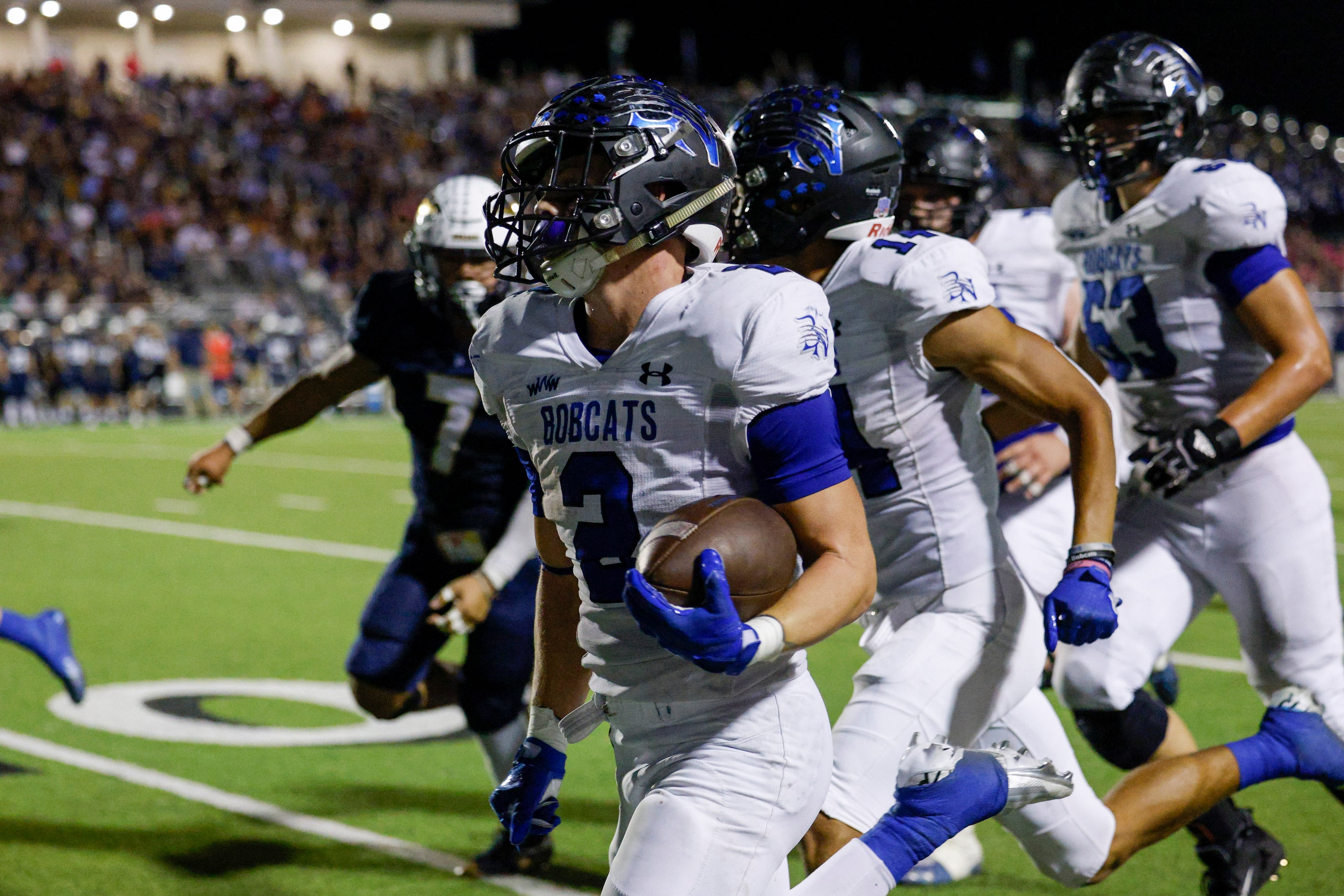 Trophy Club Byron Nelson running back Aaron Darden (2) runs for a touchdown during the...