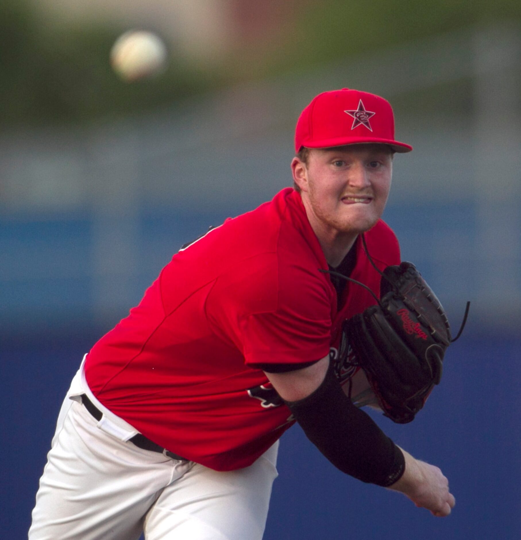 Coppell pitcher Chayton Krauss (25) fires a pitch toward a Hebron batter during the bottom...