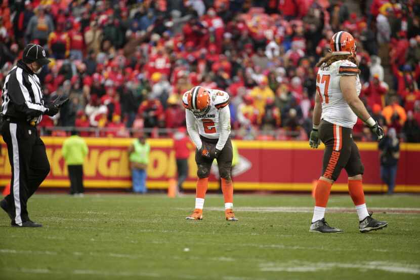 Cleveland Browns quarterback Johnny Manziel (2) reacts to an incomplete pass during the...