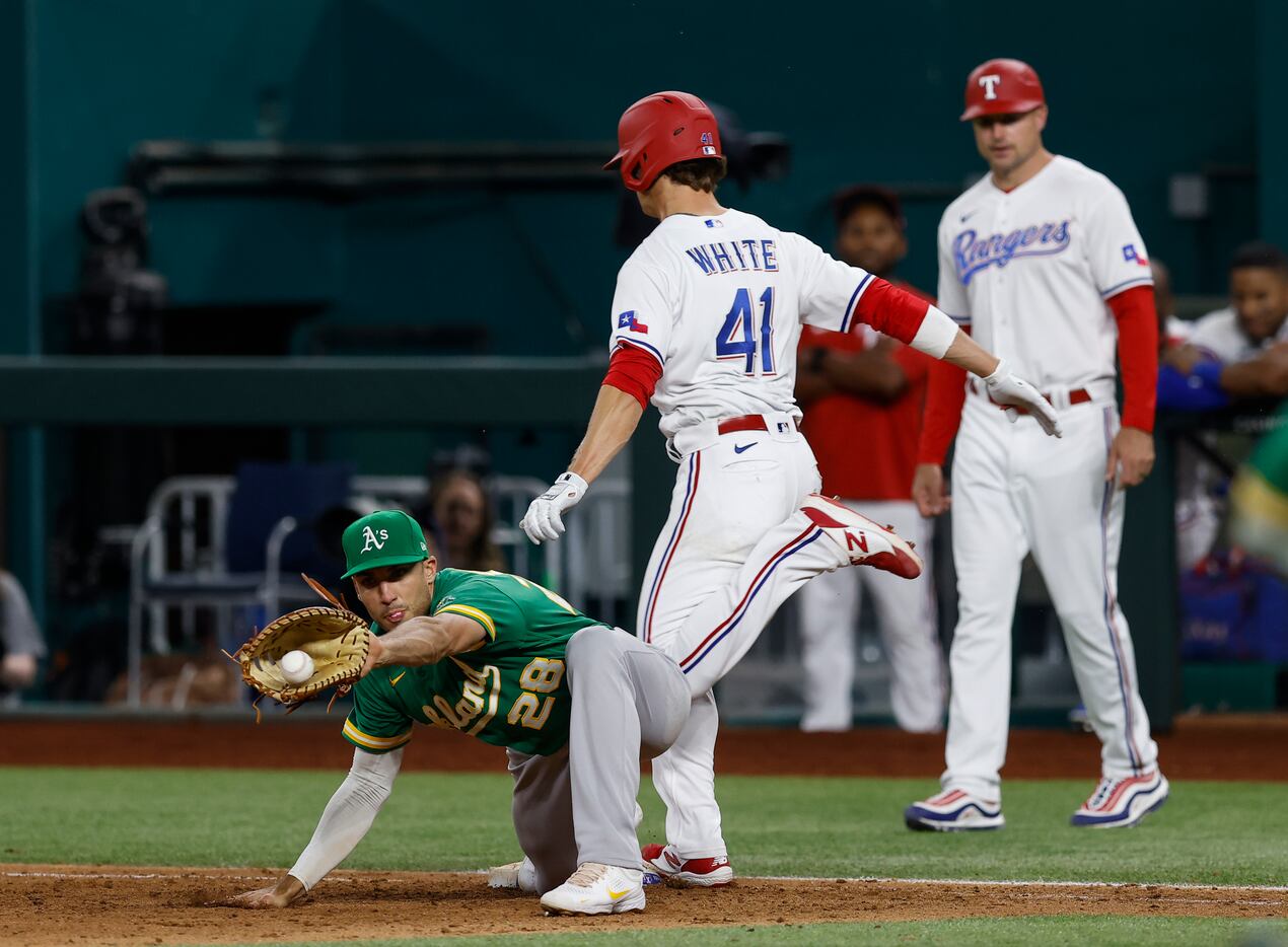 After emotional return to Texas, Elvis Andrus delivers in A's 13