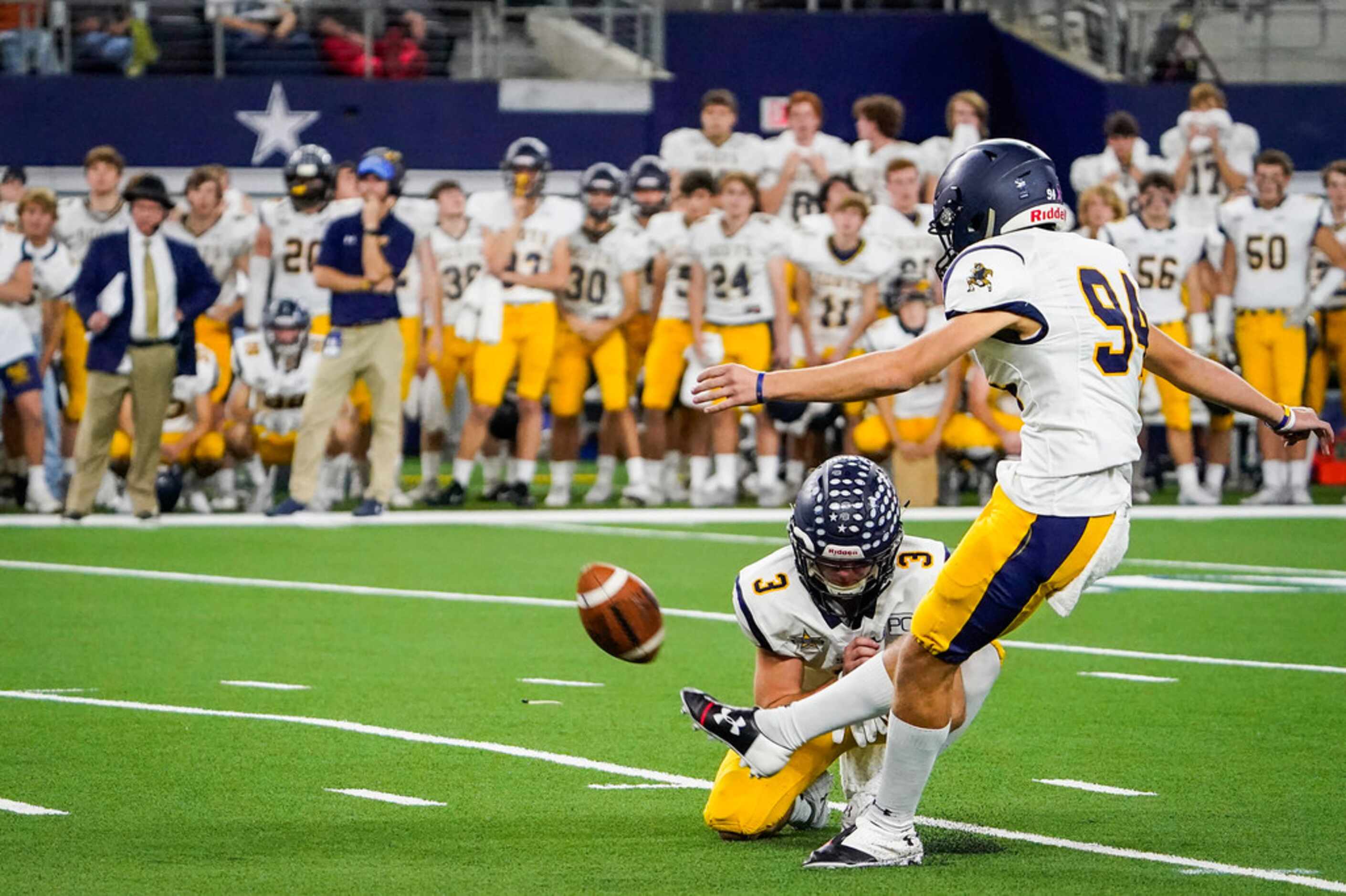 Highland Park kicker Wesley Winters hits 39-yard field goal in the final minute to force...