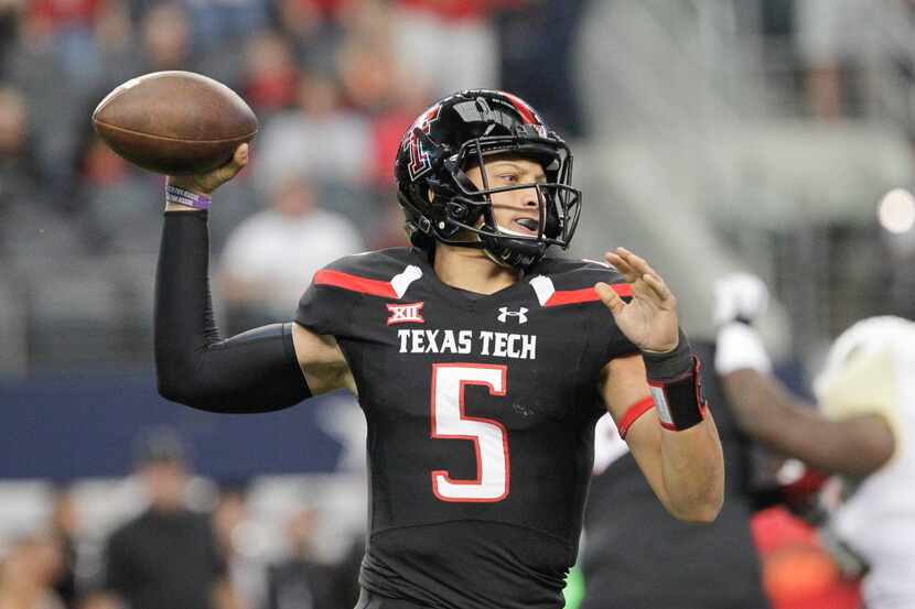 Texas Tech quarterback Patrick Mahomes (5) throws the ball in the first half of an NCAA...