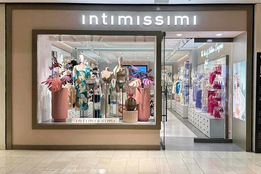 Italian lingerie brand Intimissimi opened its first Texas store in Galleria Dallas over the...