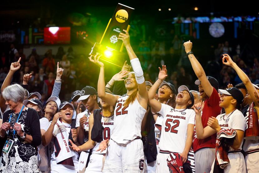 How much Dawn Staley earned in bonuses with South Carolina's title run