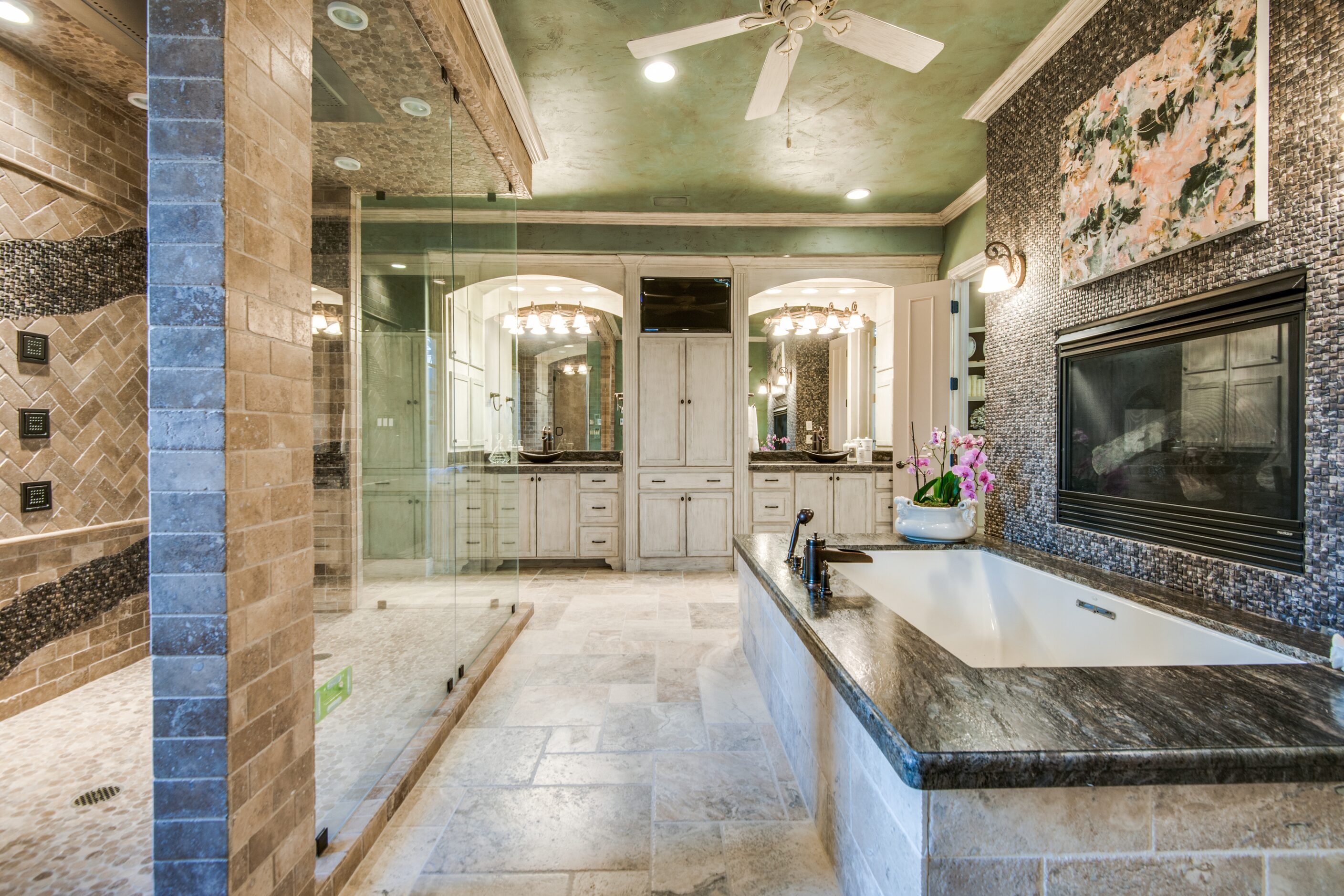 A look at the property at 5101 Kensington Court in Flower Mound.