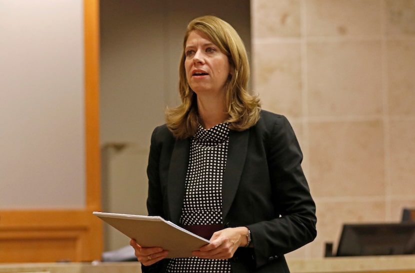 Prosecutor Cynthia Walker talks to jurors on the first day of the Robert Moses murder trial.