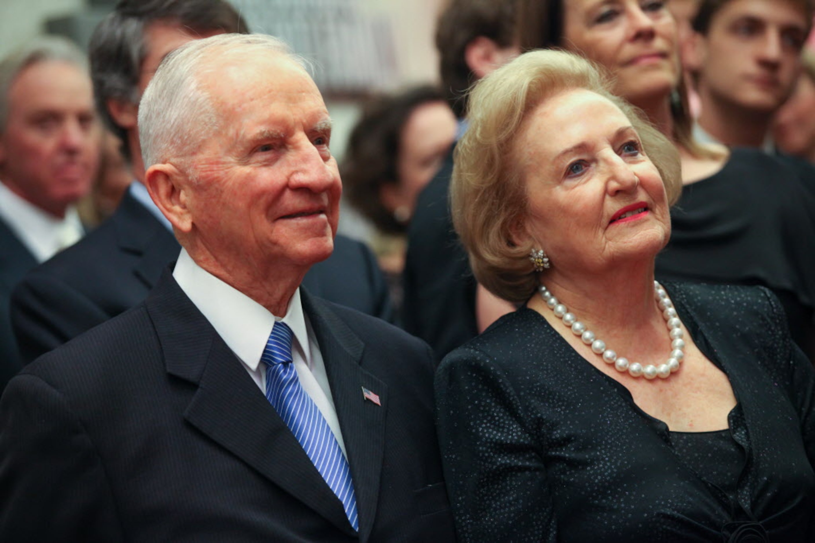 Ross and Margot Perot listen to architect Thom Mayne speak at the Pre-Party for the "Night...