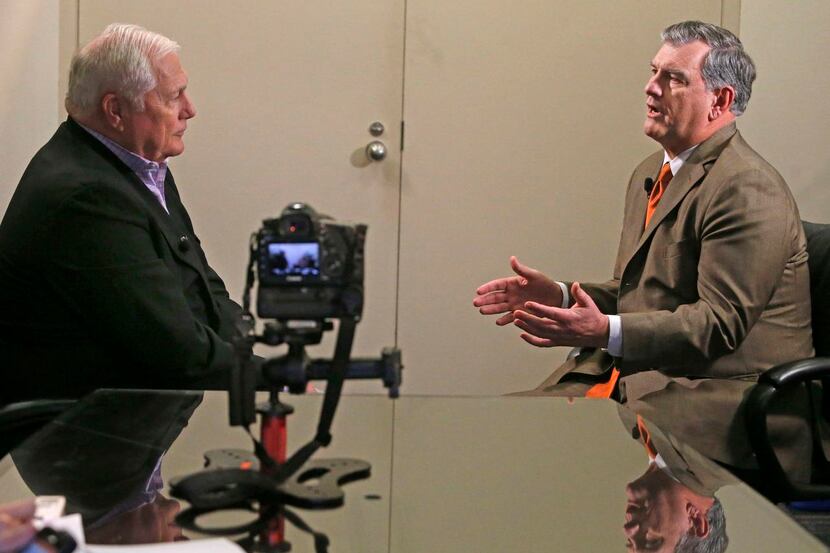 WFAA sportscaster  Dale Hansen talks with Dallas Mayor Mike Rawlings about the Cowboys’...