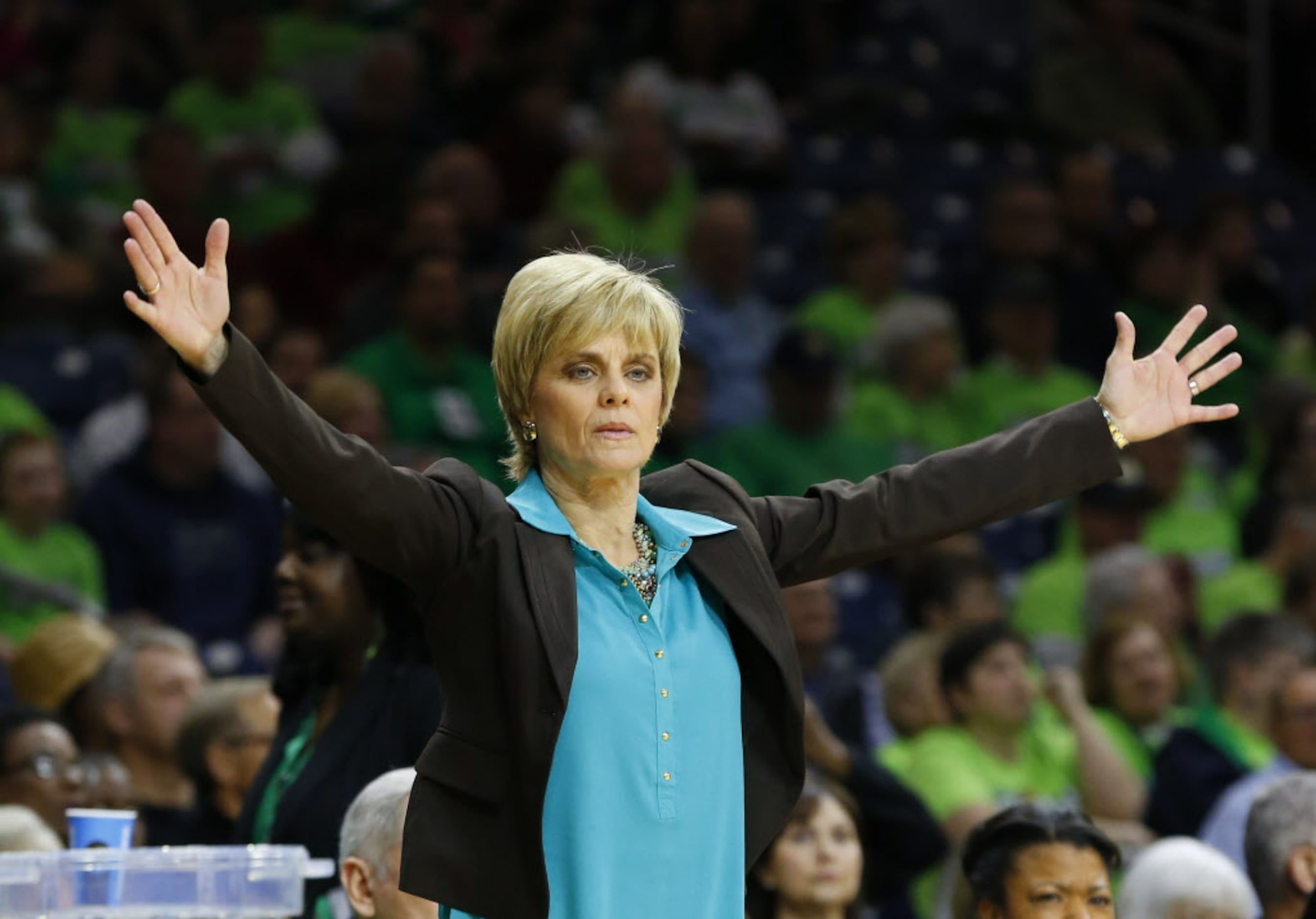 Baylor head coach Kim Mulkey reacts against Kentucky during the first half of their NCAA...