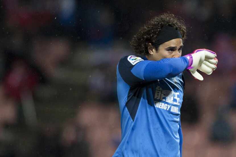 Medios españoles reportaron que Memo Ochoa habría rechazado una oferta del FC Dallas....