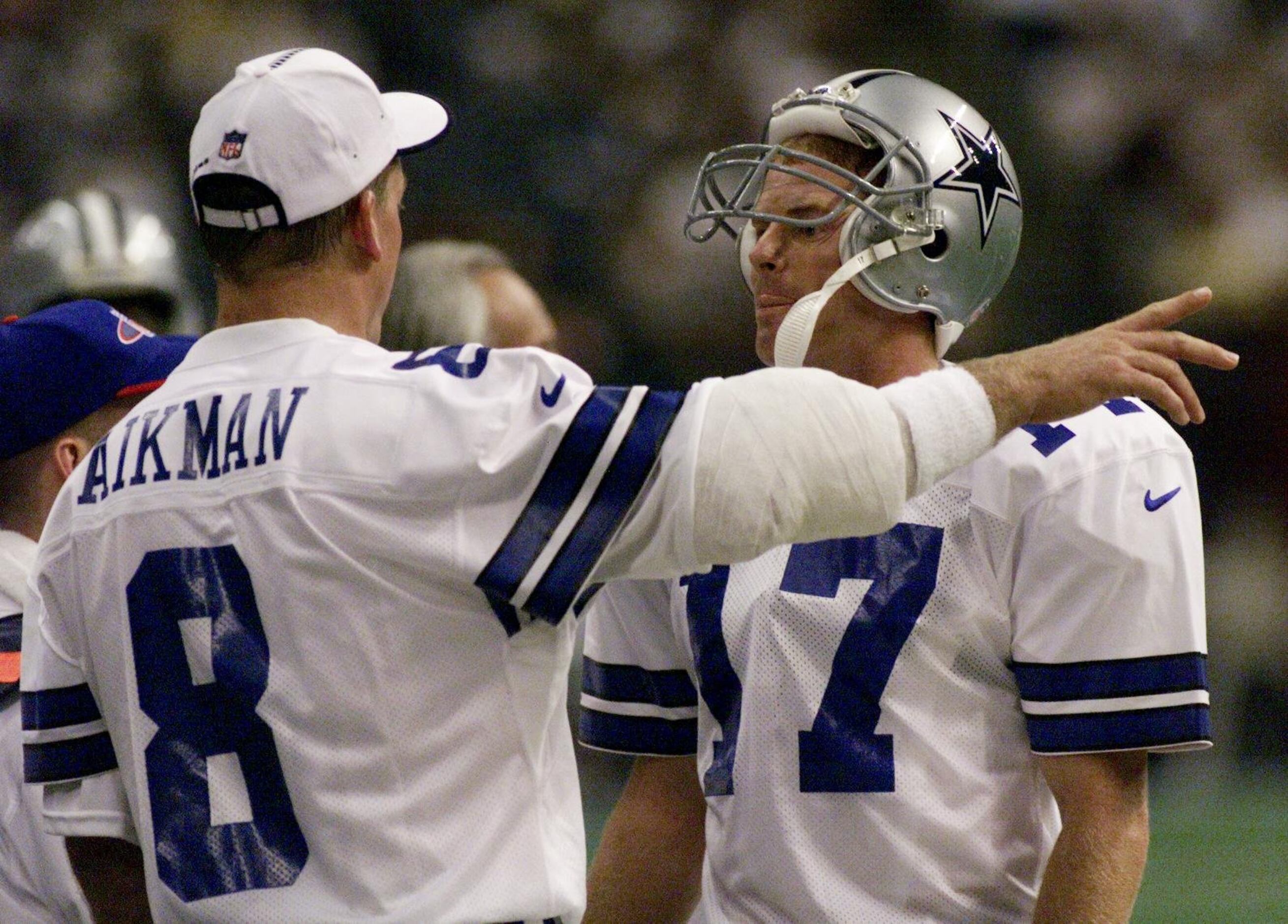 Troy Aikman will present former Cowboys head coach Jimmy Johnson