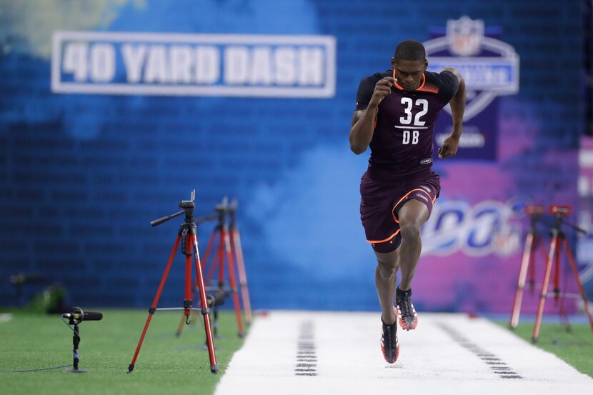 Baylor defensive back Derrek Thomas runs the 40-yard dash during the NFL football scouting...