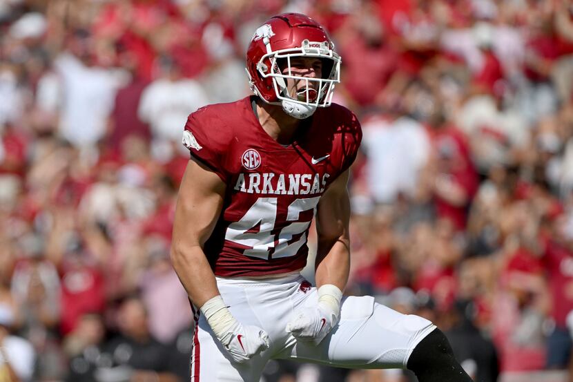 Arkansas linebacker Drew Sanders (42) celebrates after making a big play against Cincinnati...