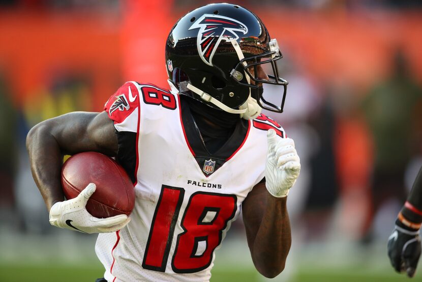 CLEVELAND, OH - NOVEMBER 11: Calvin Ridley #18 of the Atlanta Falcons runs the ball against...