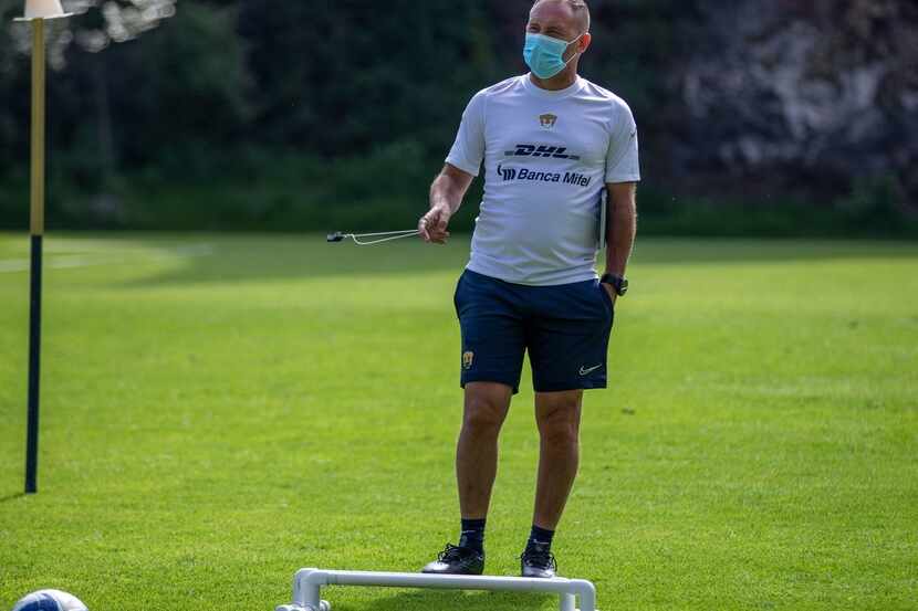 El técnico de Pumas de la UNAM, Andrés Lillini, tiene a su equipo en la cima de la tabla...