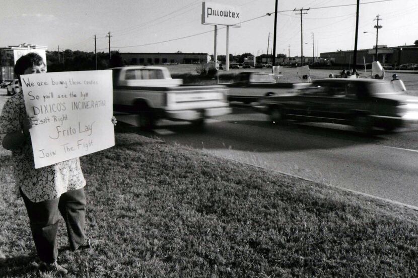 In this 1989 file photo, Roberta Becker pickets a Frito Lay distribution center at Kiest...