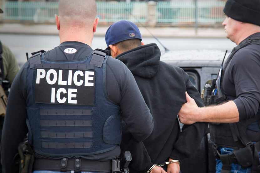 Imagen de una redada en California. (Charles Reed/U.S. Immigration and Customs Enforcement...