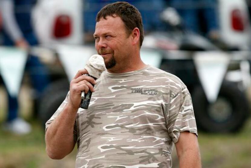 
Steve Peel served as the announcer for the action at The Pits in Nevada, Texas.
