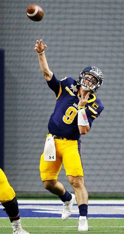 Highland Park's John Stephen Jones (9) attempts a pass in a game against Texas High during...