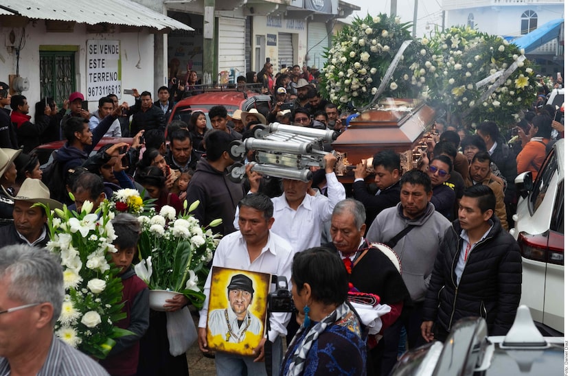 Durante el entierro del sacerdote Marcelo Pérez, asesinado el pasado domingo, en el...