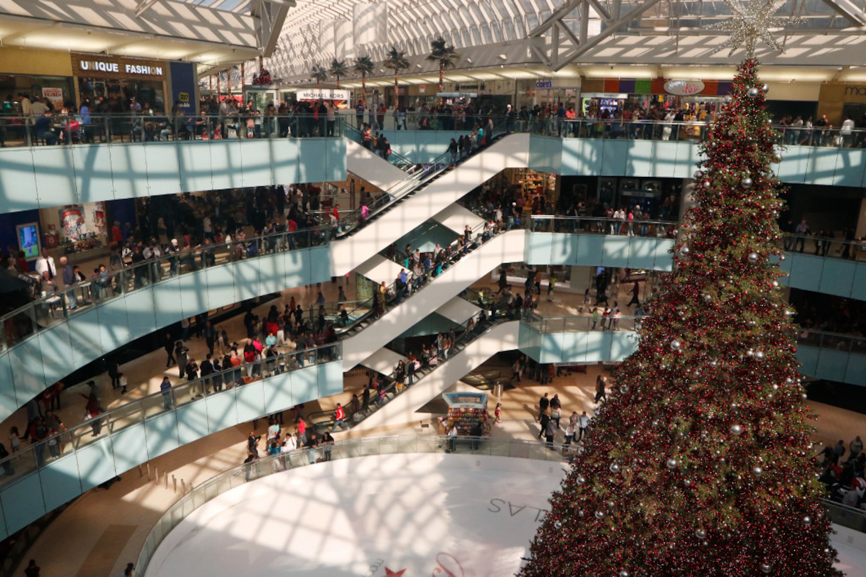 Lender takes over ownership of Dallas' landmark Galleria mall